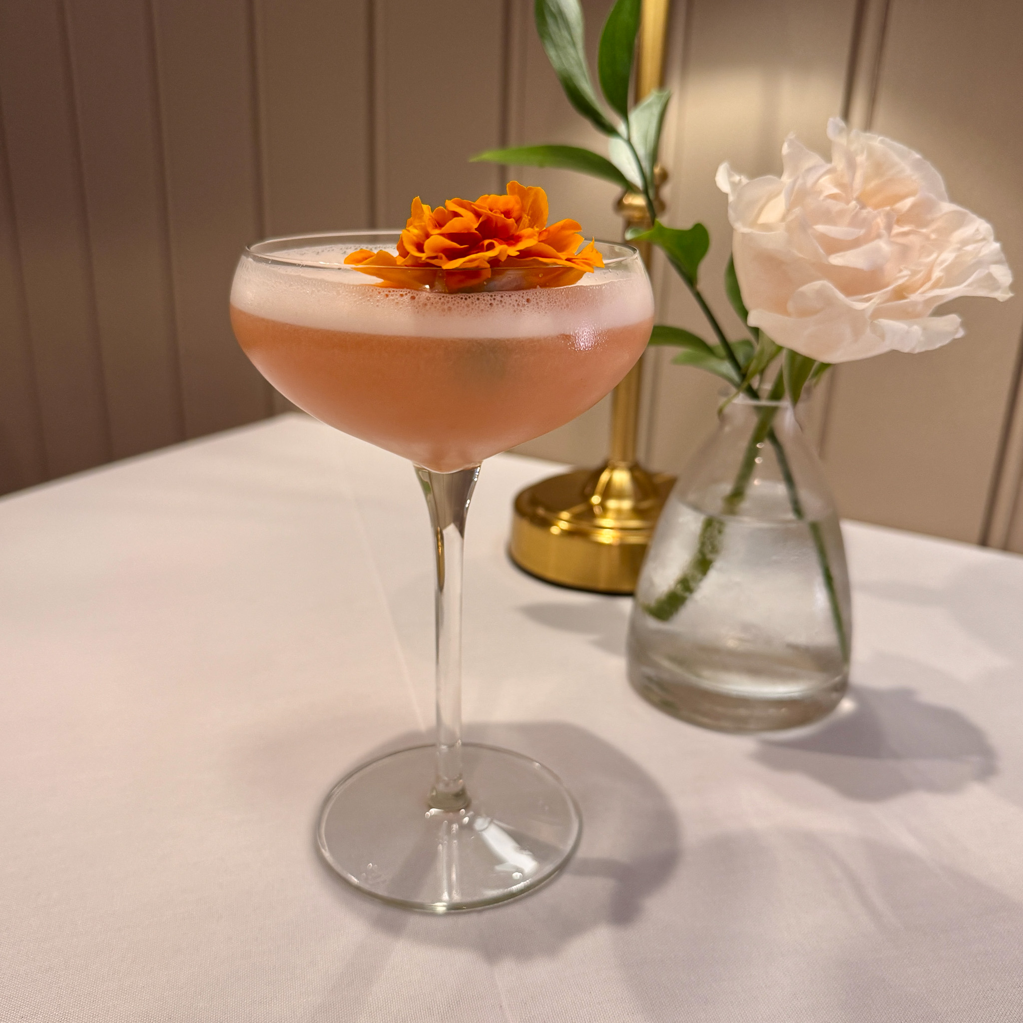 PEACH TEA SOUR cocktail at Circa 1886